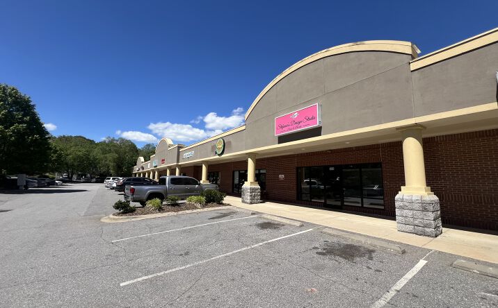 Pictures of Retail property located at 5 Regent Park Blvd, Asheville, NC 28806 for lease - image #1