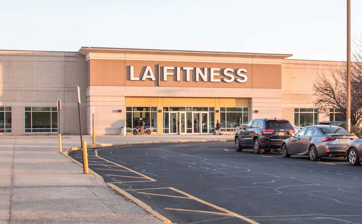 Pictures of Retail property located at 145 E Service Rd, Staten Island, NY 10314 for sales - image #1