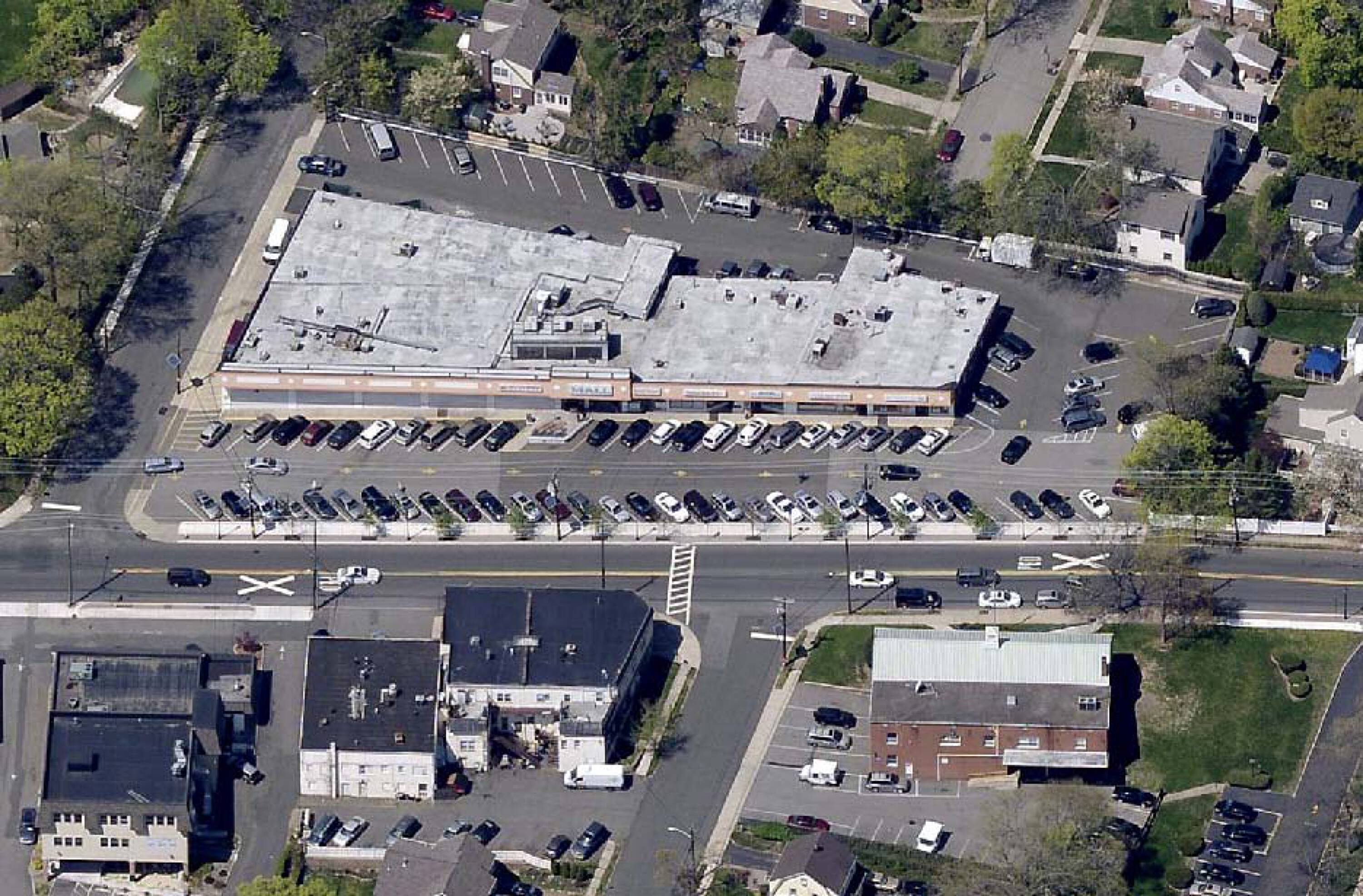 584 Kinderkamack Rd, River Edge, NJ 07661