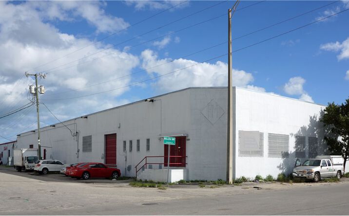 Pictures of Industrial property located at 3690 NW 52nd St, Miami, FL 33142 for lease - image #1