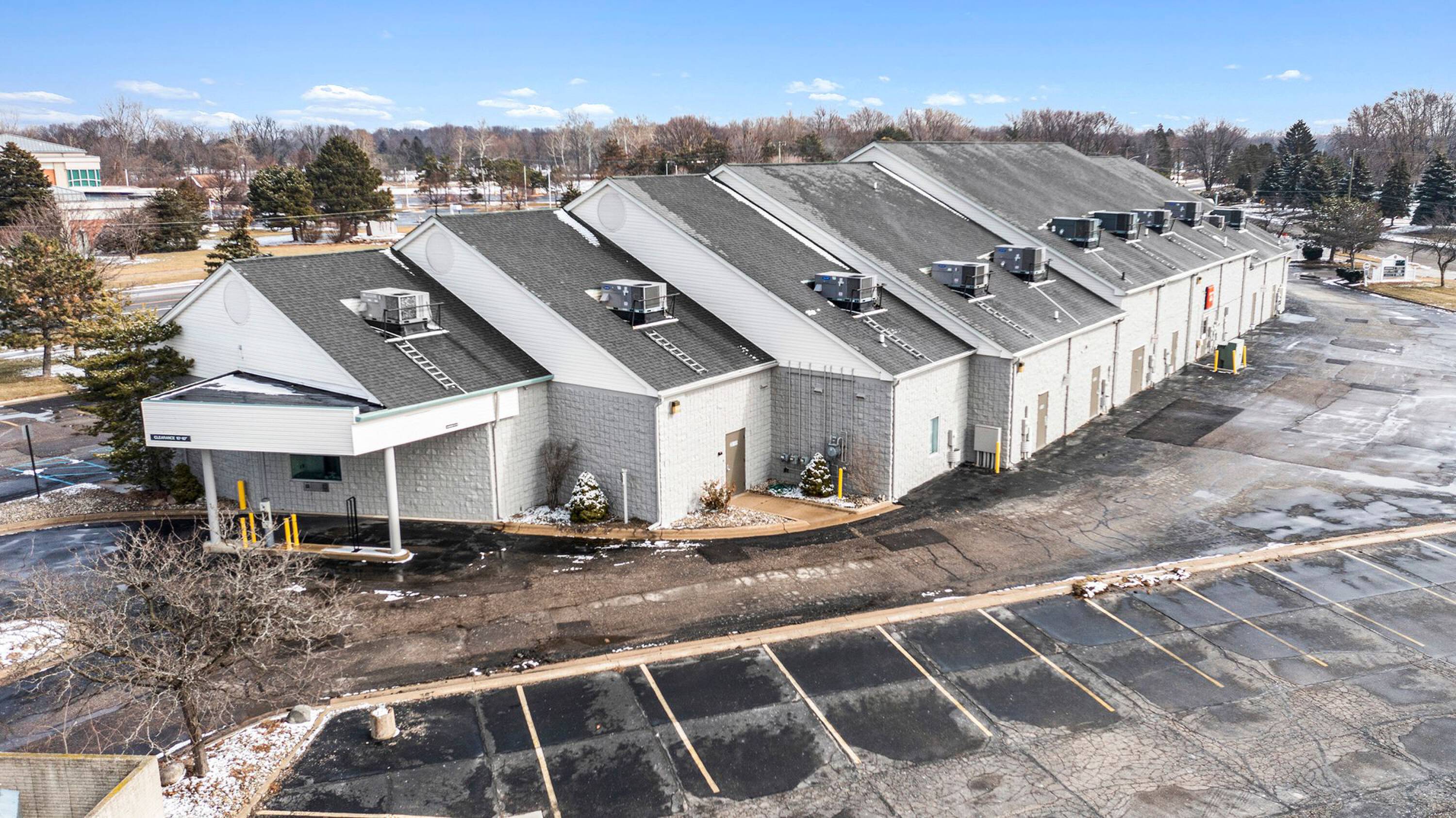 3812138177 Utica Rd, Sterling Heights, MI 48312 Retail Space for