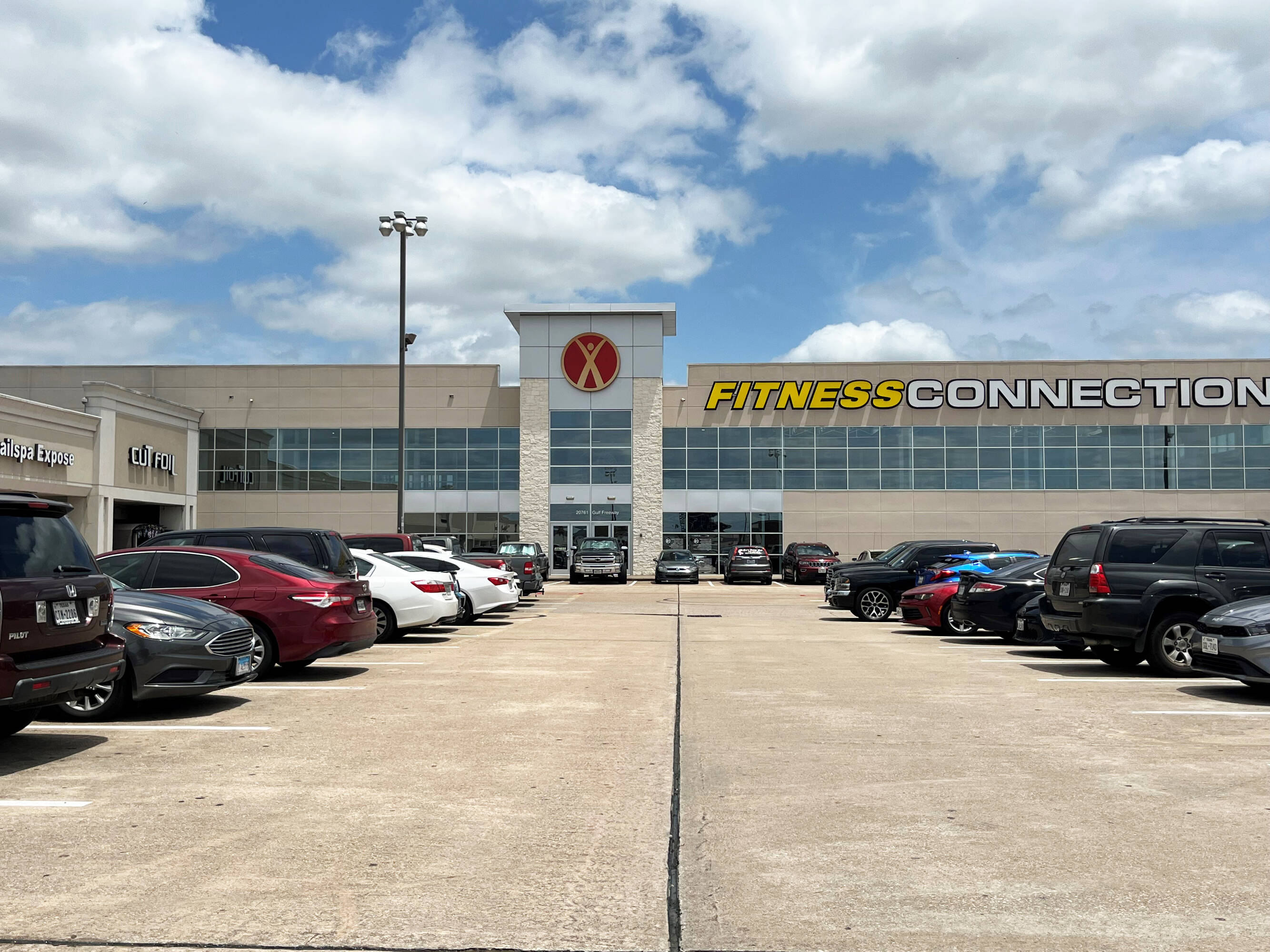 20801 Gulf Fwy, Webster, TX 77598