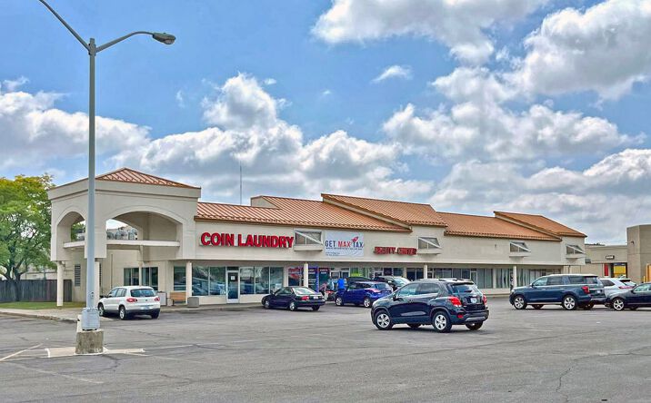 Pictures of Retail, Office property located at 23100-23300 Coolidge Hwy, Oak Park, MI 48237 for lease - image #1