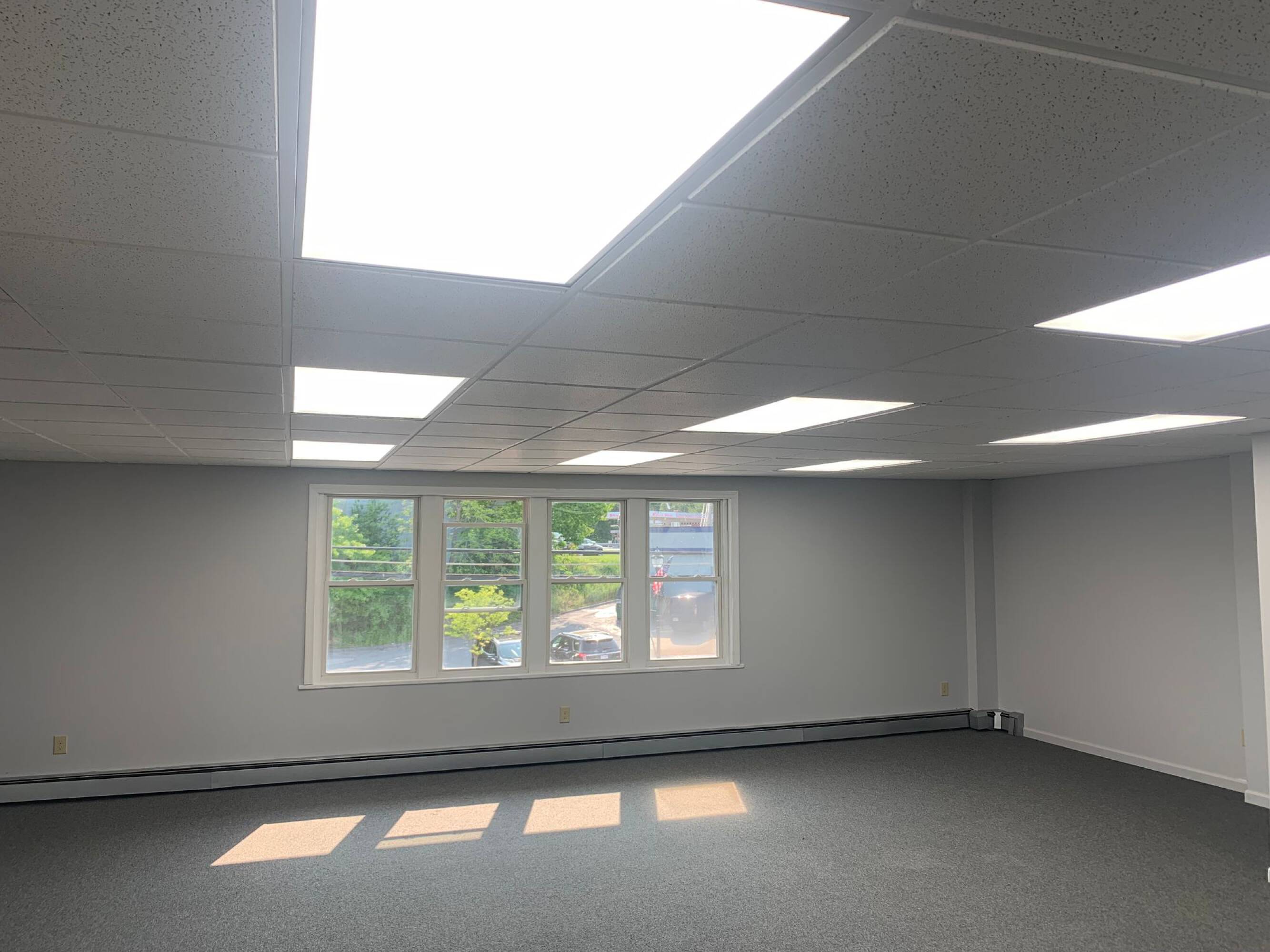 5961 Auburn St, Auburn, MA 01501