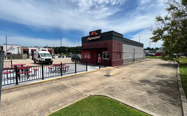 Pictures of Retail property located at 103 Marketplace Dr, Richland, MS 39218 for lease - image #1