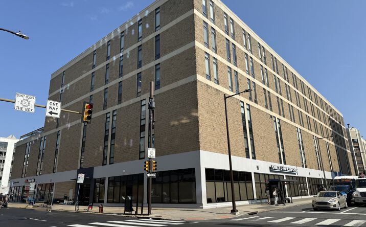 Pictures of Retail, Office, Restaurant property located at 801 Arch St, Philadelphia, PA 19107 for lease - image #1