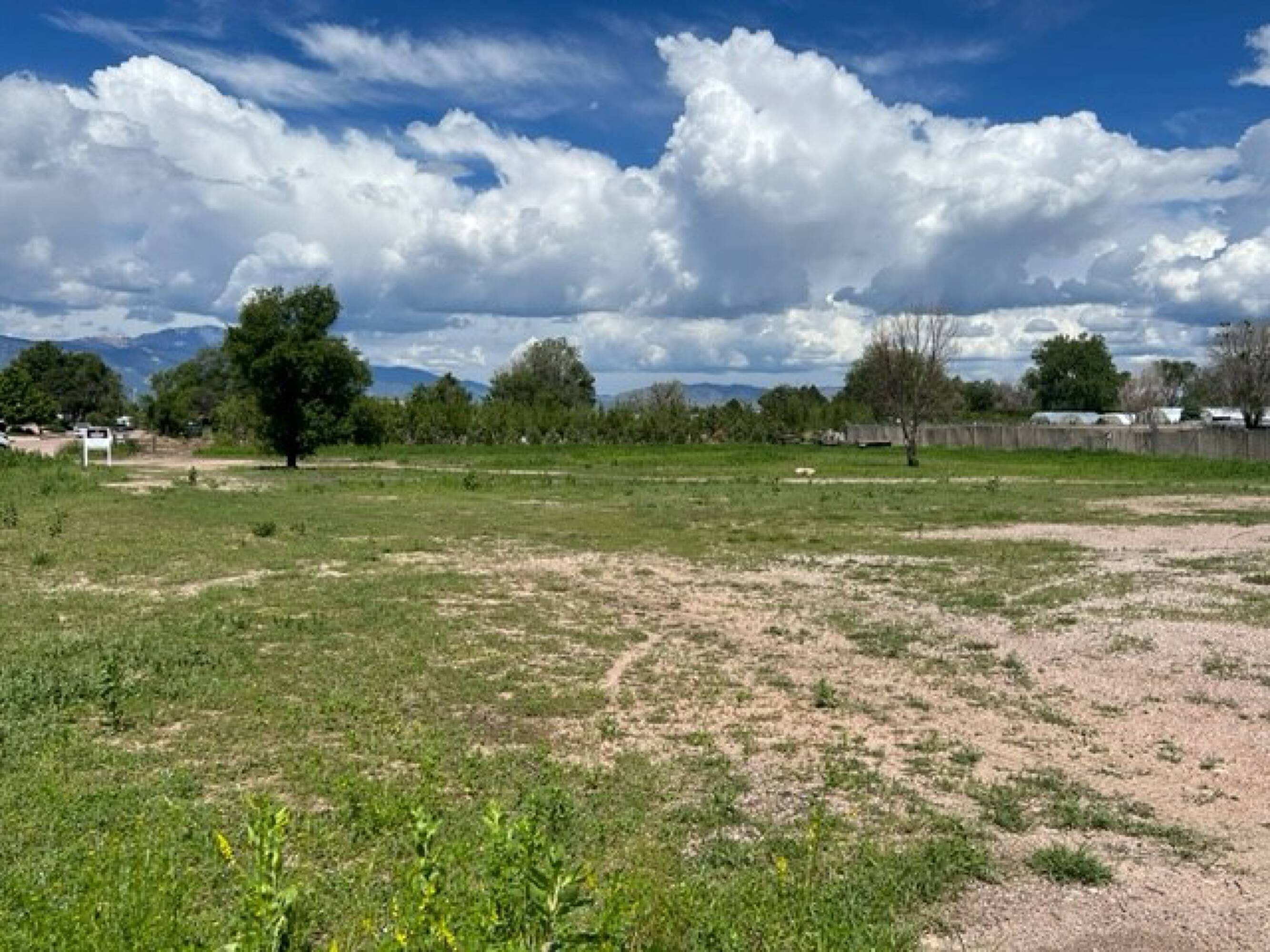 625 Paonia St, Colorado Springs, CO 80915