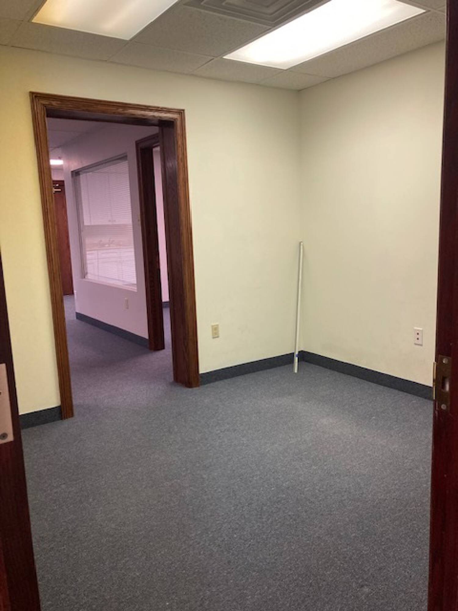 2020 Front St, Cuyahoga Falls, OH 44221