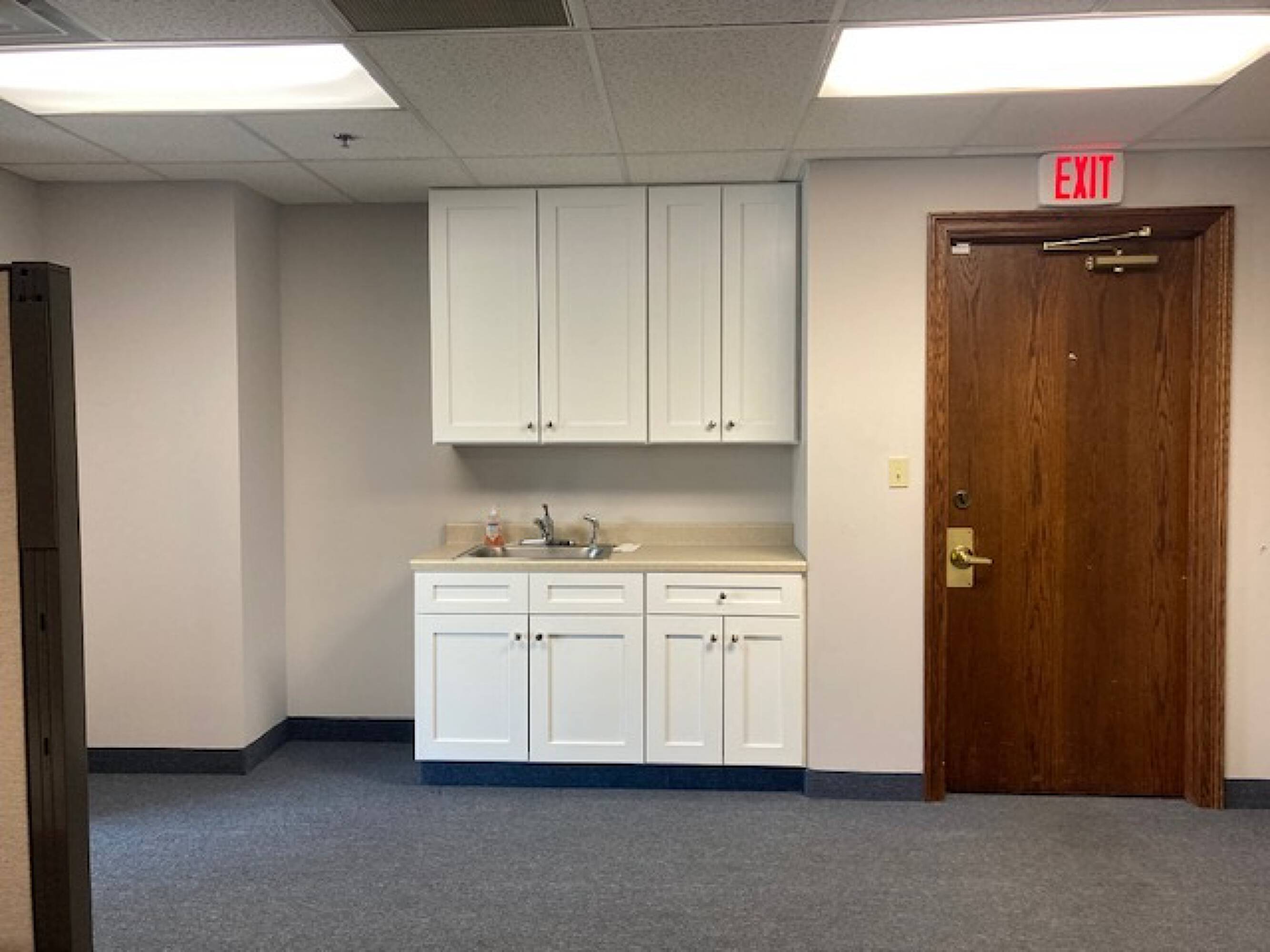 2020 Front St, Cuyahoga Falls, OH 44221