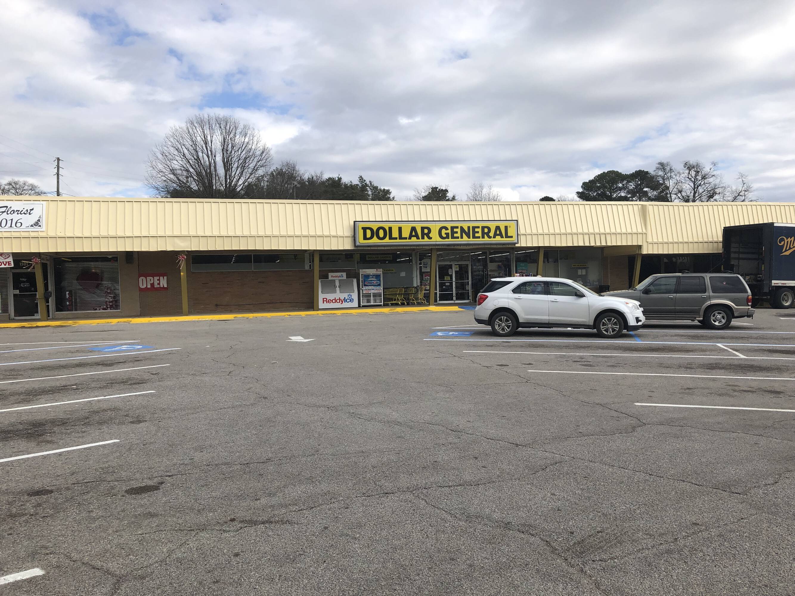 1501 S Main St, Graysville, AL 35073