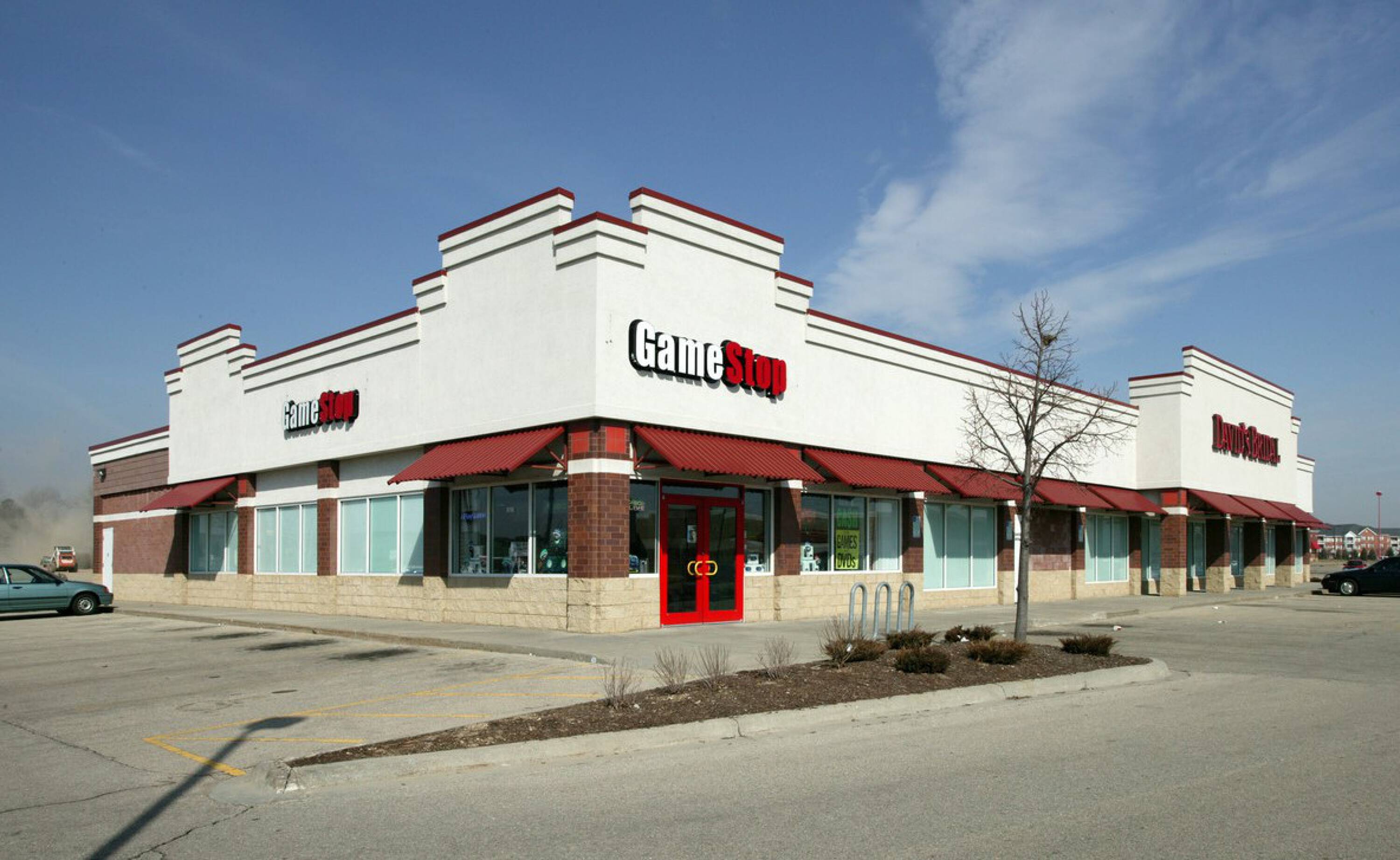 8118 Mineral Point Rd, Madison, WI 53719