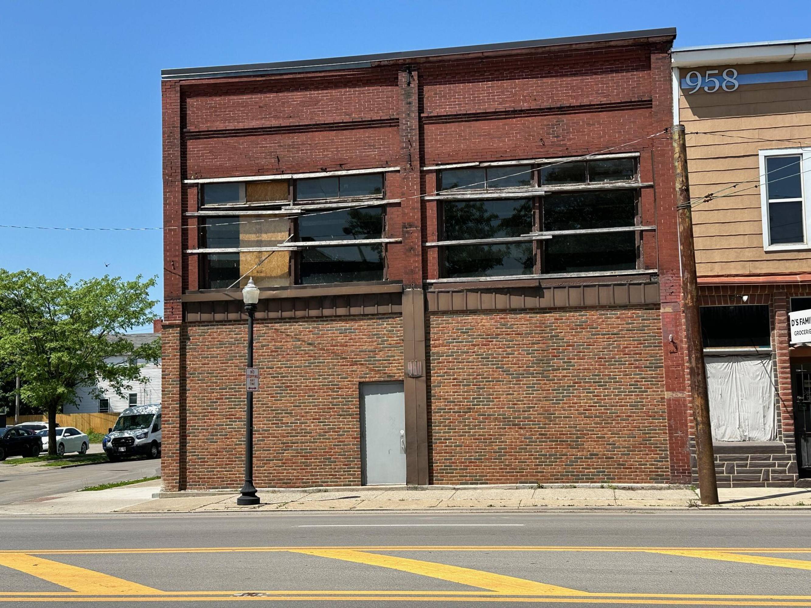 960 W Broad St, Columbus, OH 43222