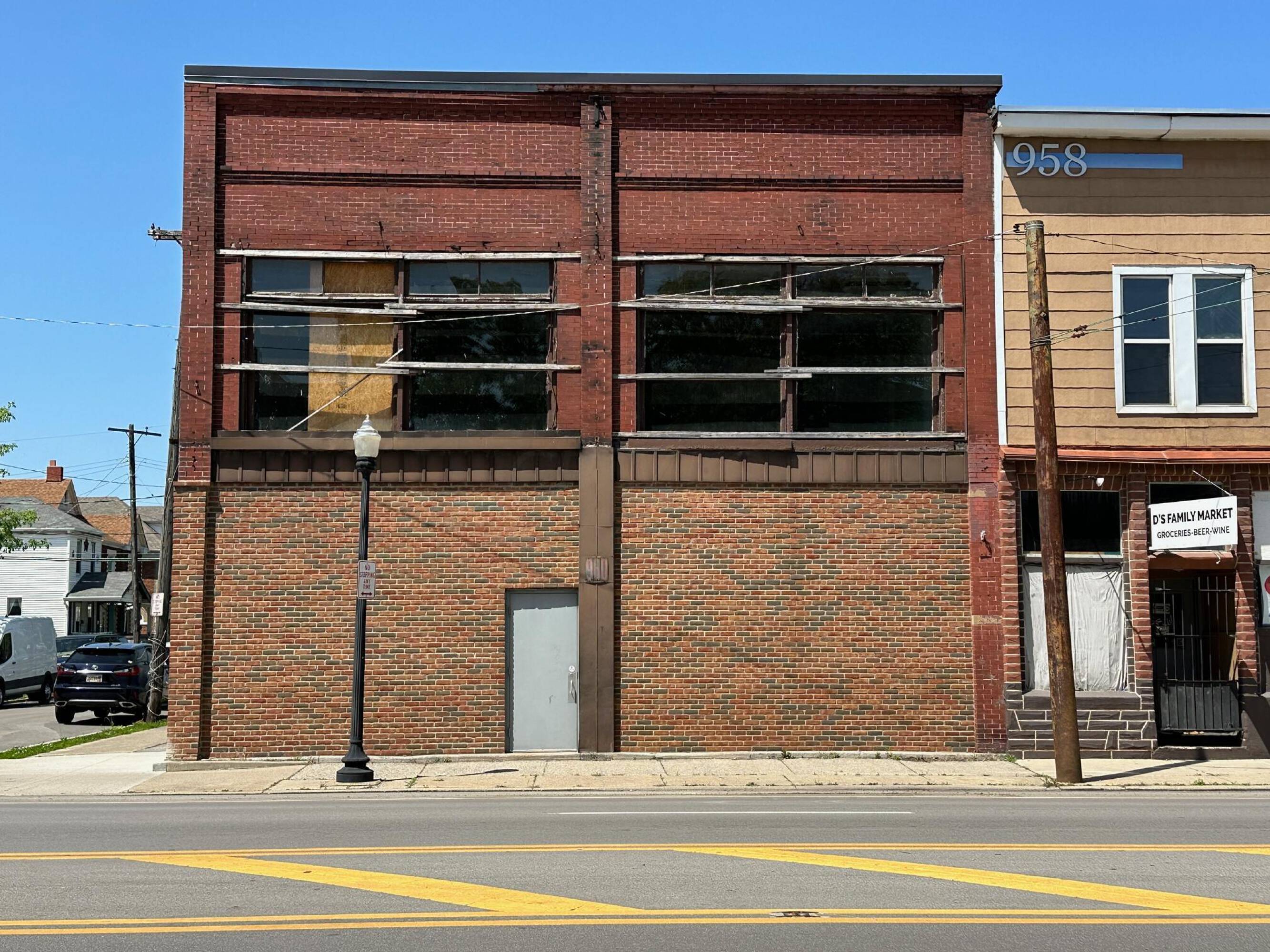 960 W Broad St, Columbus, OH 43222