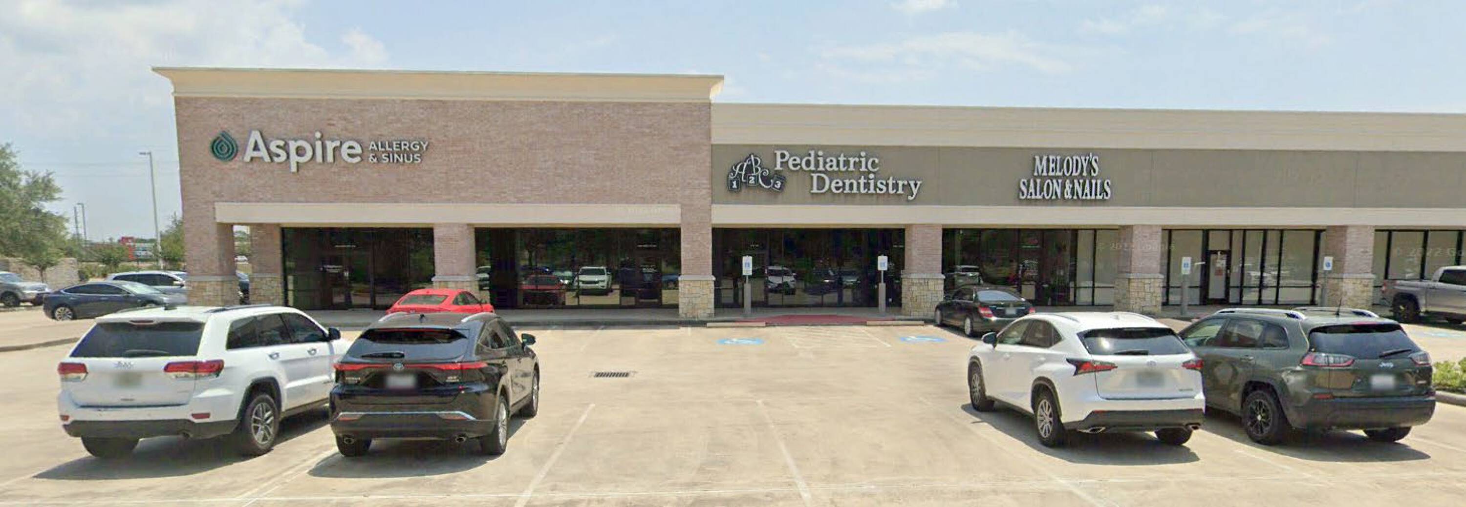 1901 Kirby Dr, Pearland, TX 77584