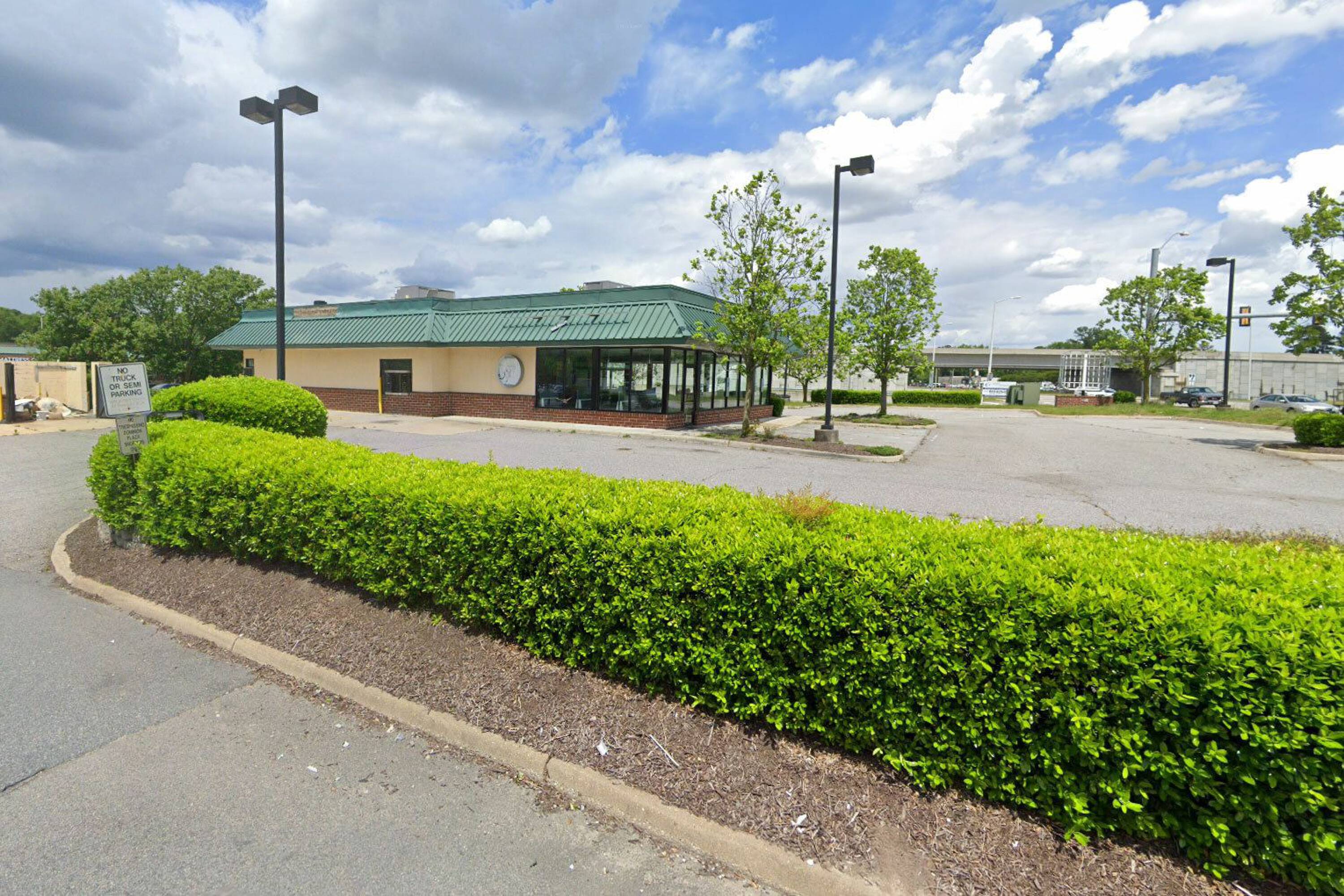 916 Great Bridge Blvd, Chesapeake, VA 23320