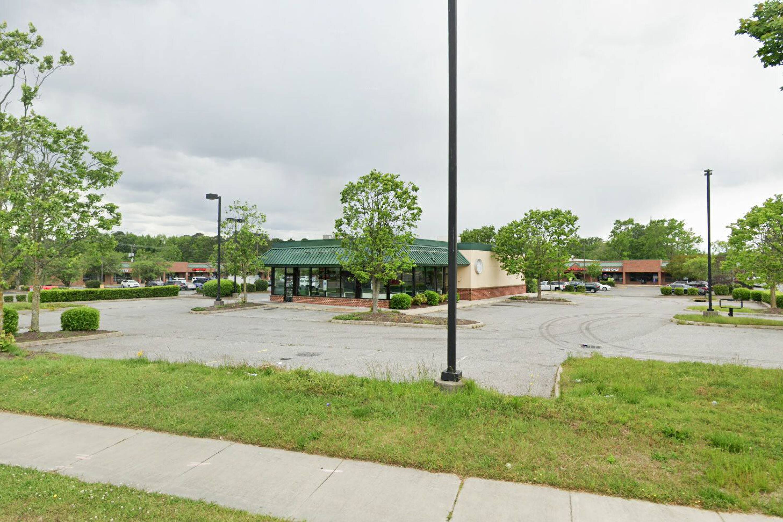 916 Great Bridge Blvd, Chesapeake, VA 23320