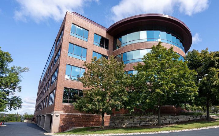 Pictures of Office property located at High Pointe Office Center, Wauwatosa, WI 53226 for lease - image #1