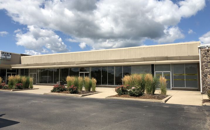 Pictures of Retail, Office, Industrial property located at 312 S Plaza Park, Chillicothe, IL 61523 for lease - image #1
