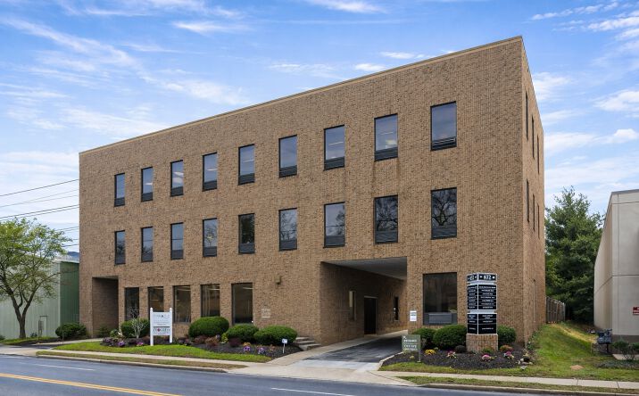 Pictures of Retail, Office property located at 632 Montgomery Ave, Narberth, PA 19072 for lease - image #1
