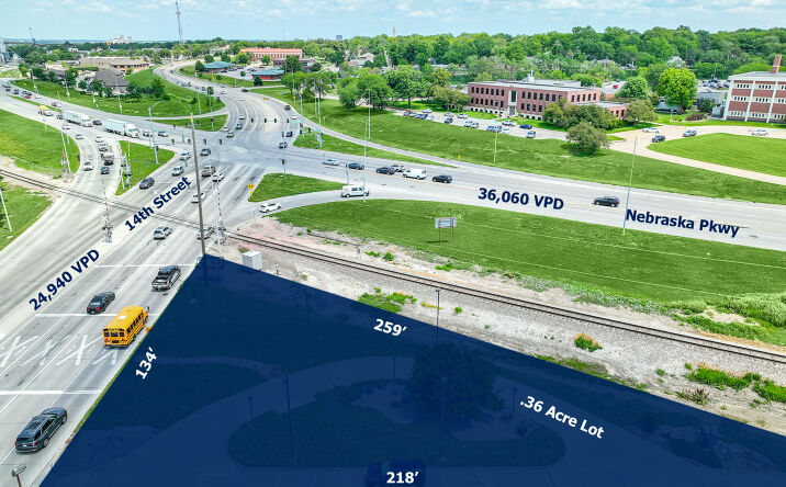 Pictures of Retail, Land, Restaurant property located at 4180 S 14th St, Lincoln, NE 68502 for lease - image #1