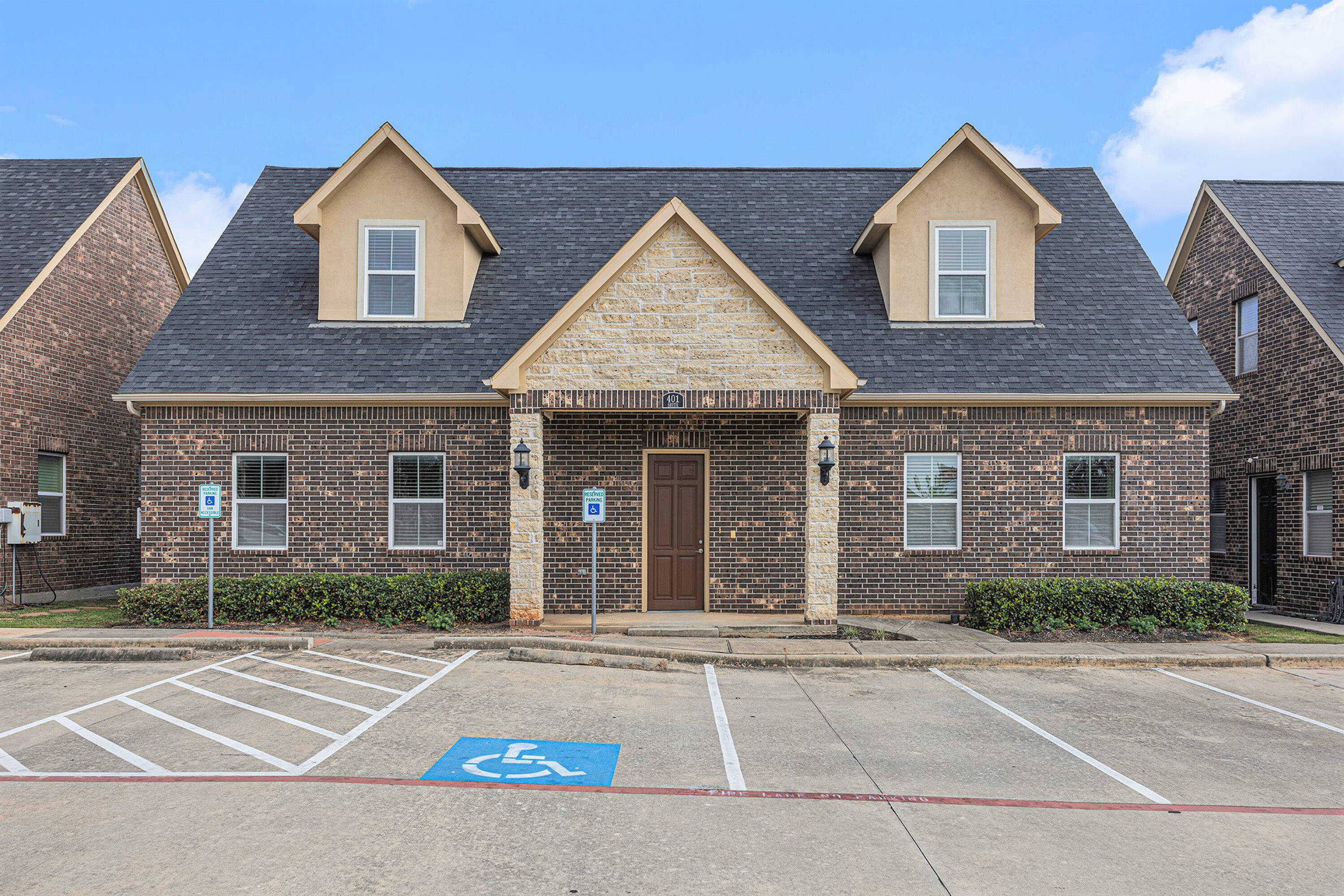 303 Longmire Rd, Conroe, TX 77304