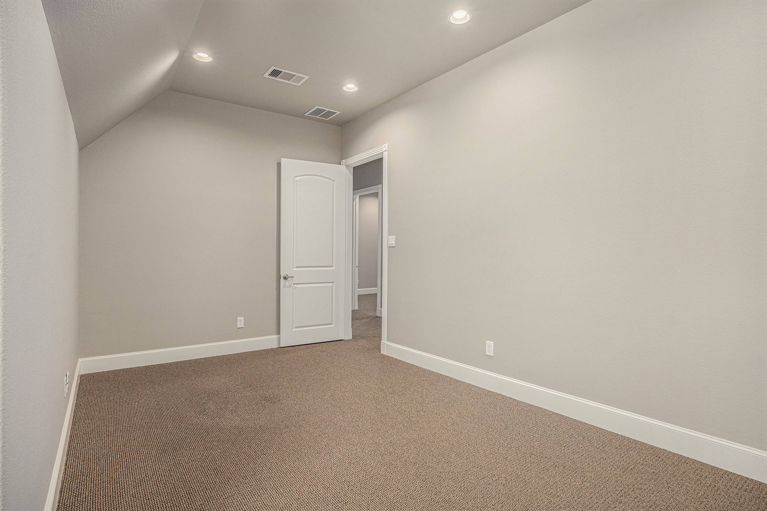 303 Longmire Rd, Conroe, TX 77304