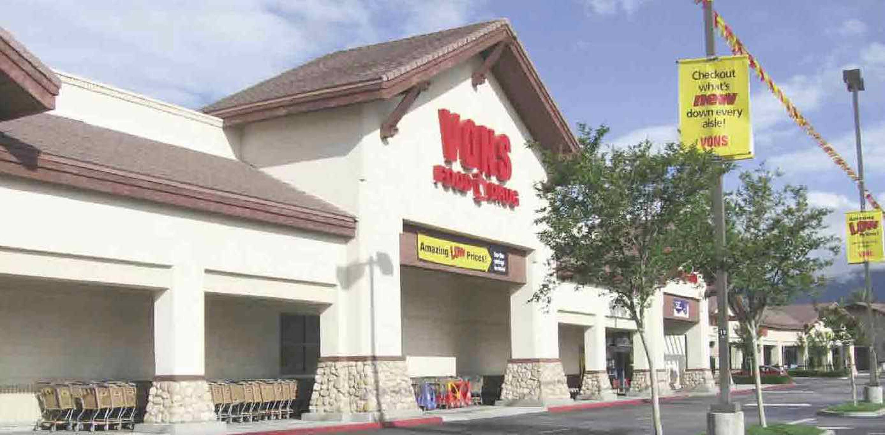 7426 Cherry Ave, Fontana, CA 92336