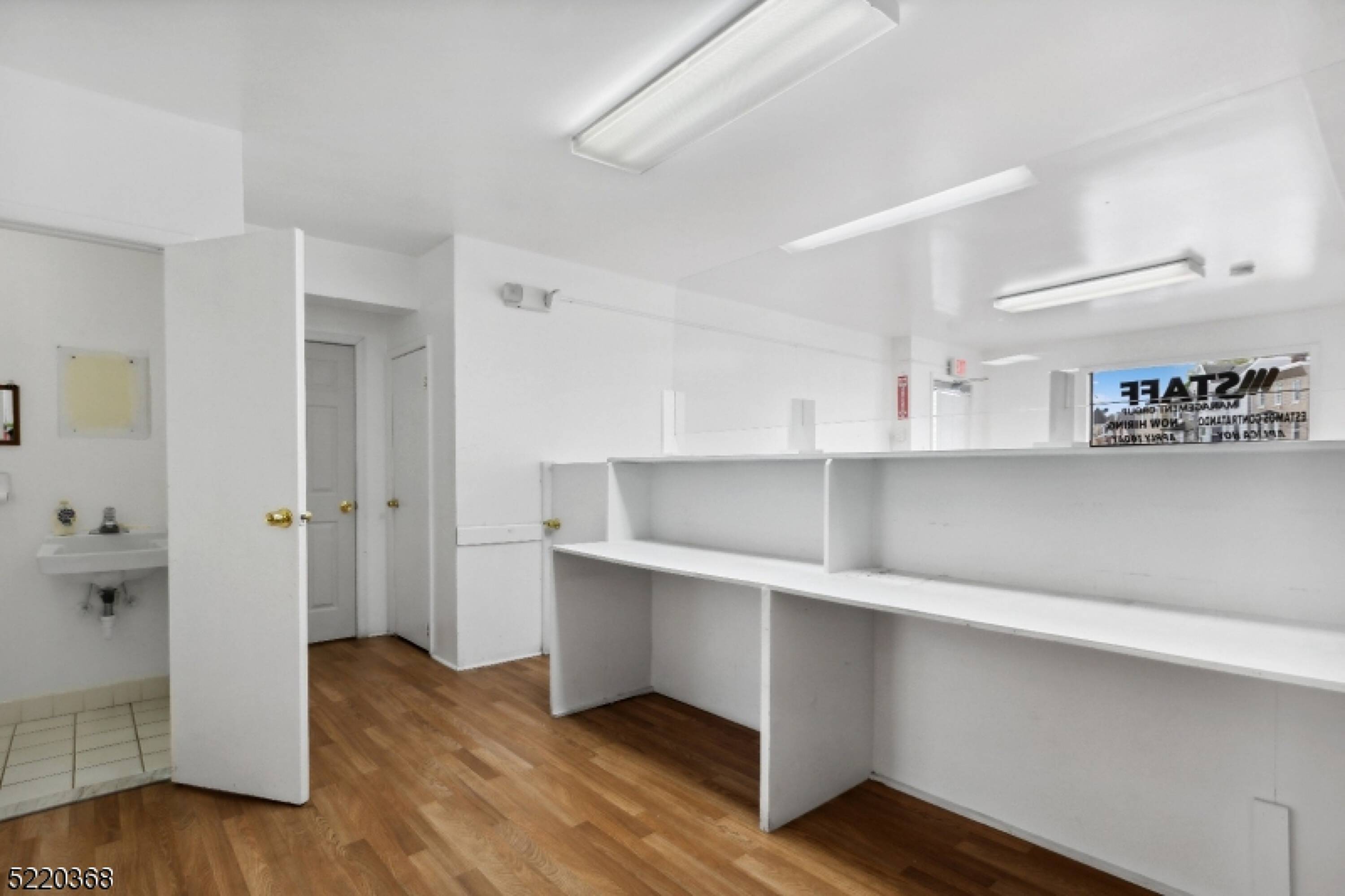 125 Bloomfield Ave, Newark, NJ 07104