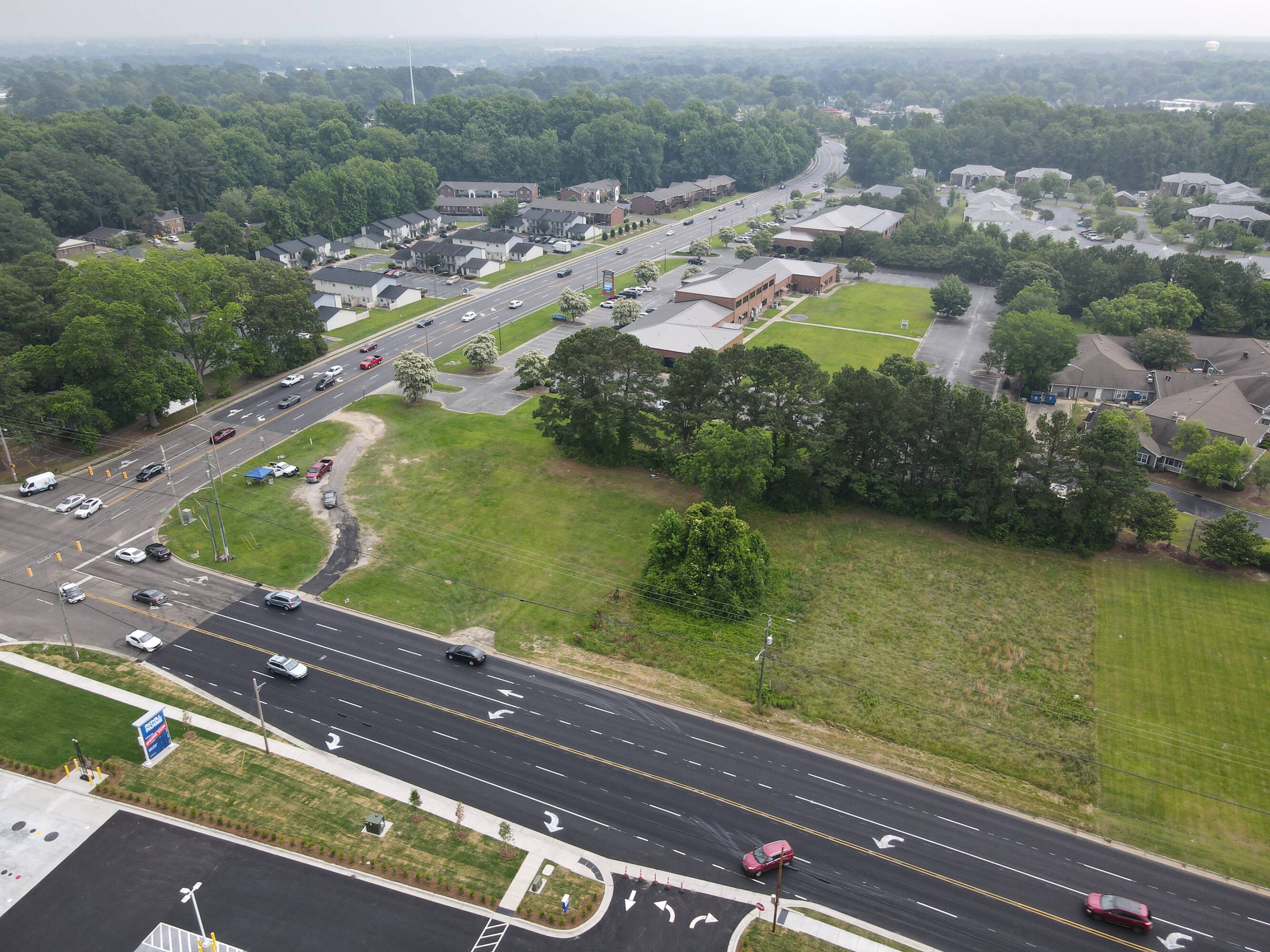 2611 Dickinson Ave, Greenville, NC 27834