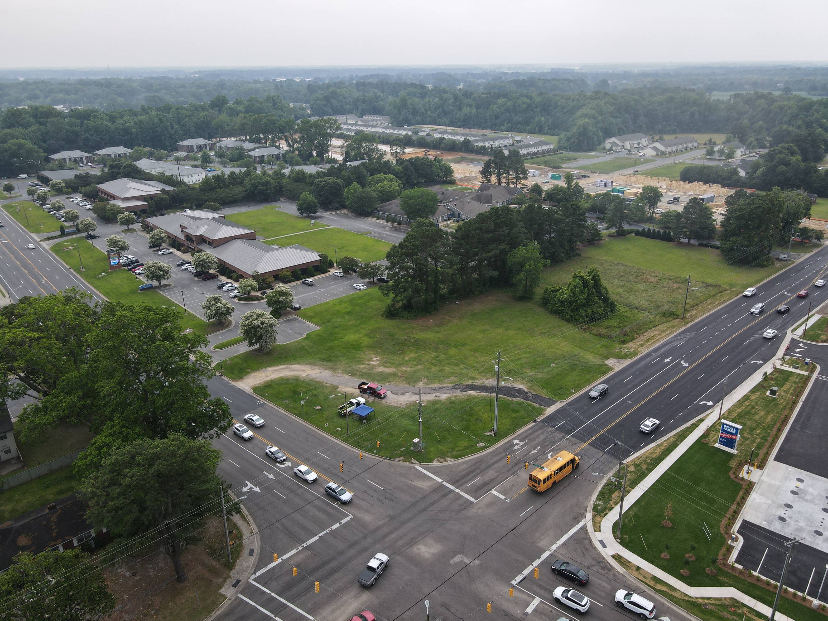 2611 Dickinson Ave, Greenville, NC 27834