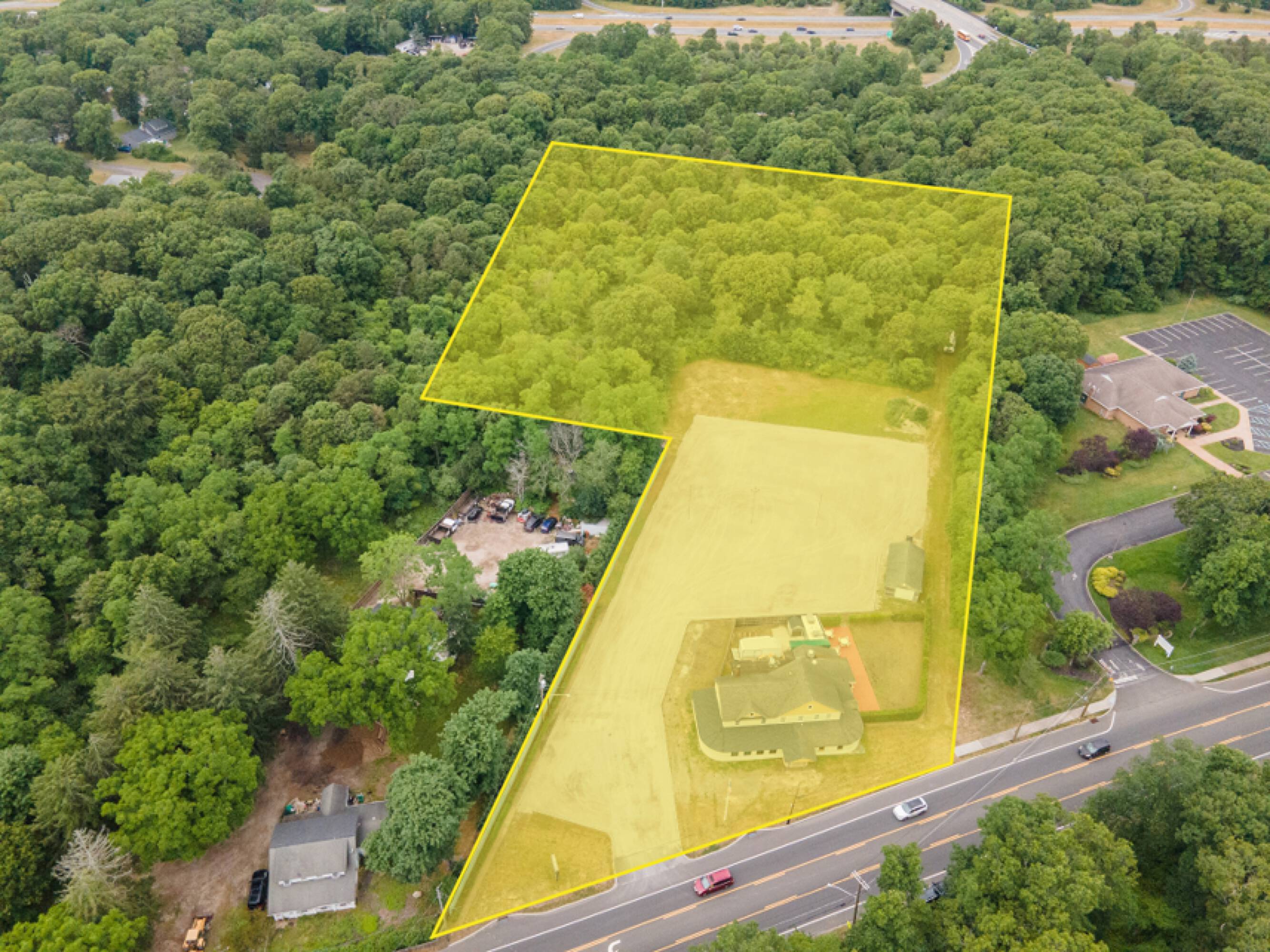 2647 Montauk Hwy, Brookhaven, NY 11719