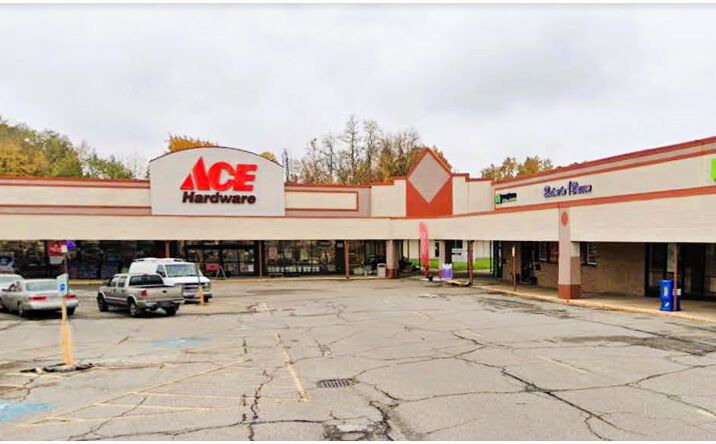 Pictures of Retail, Office, Restaurant property located at 1410 S Water St, Kent, OH 44240 for lease - image #1