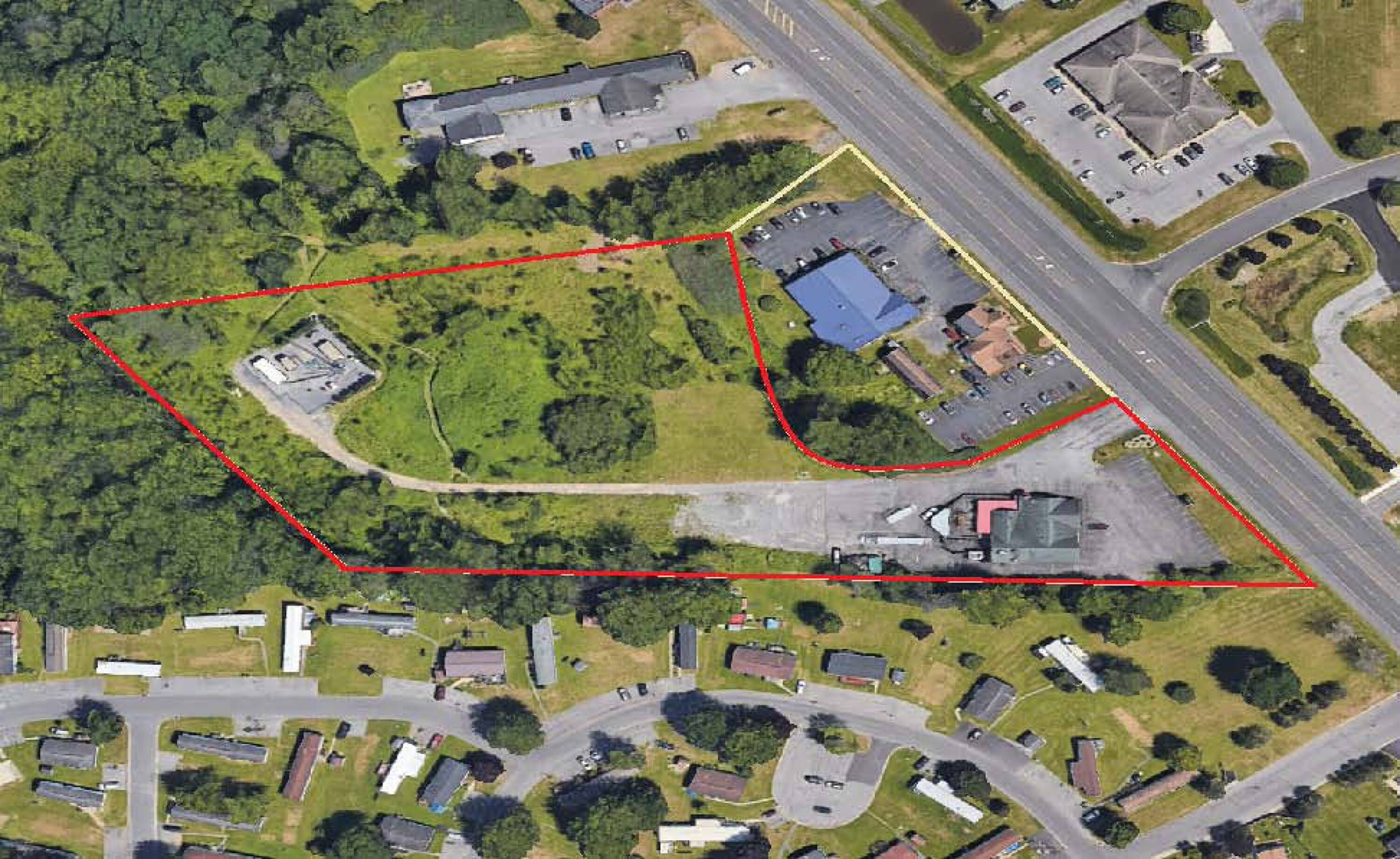 8201 Oswego Rd, Liverpool, NY 13090