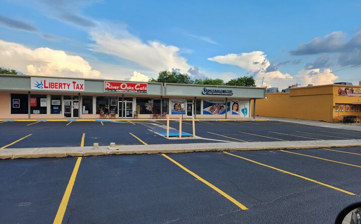 Pictures of Retail property located at 4817 River Oaks Blvd, River Oaks, TX 76114 for lease - image #1