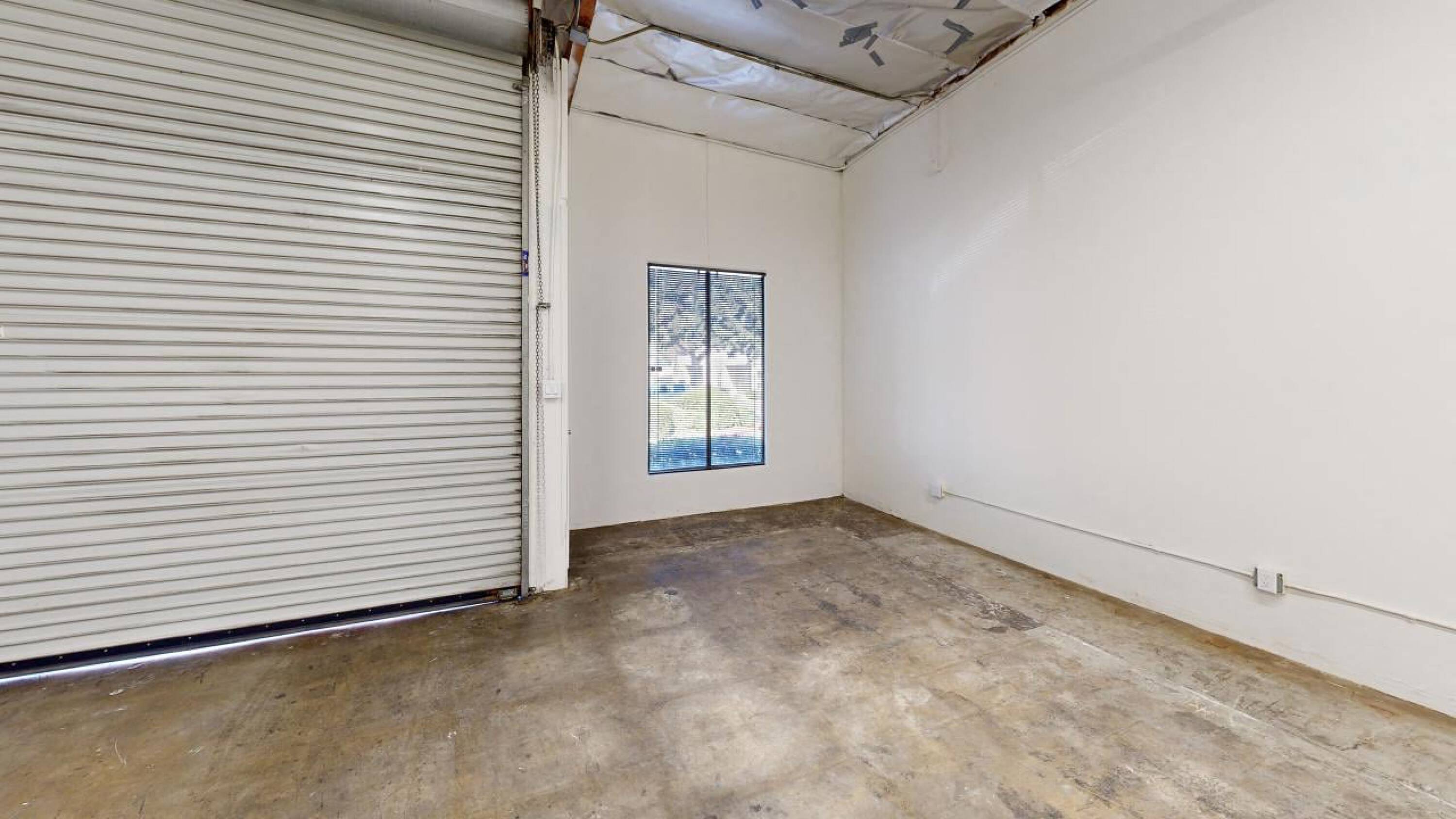 2501 E 28th St, Signal Hill, CA 90755