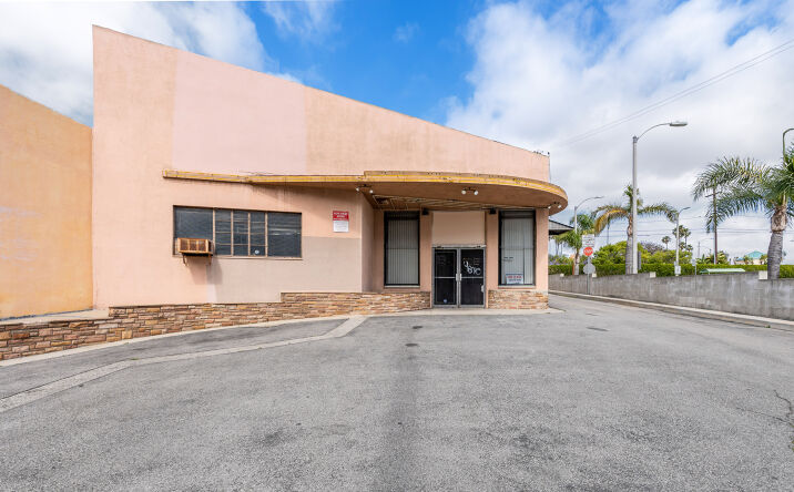 Pictures of Retail property located at 320 S La Brea Ave, Inglewood, CA 90301 for lease - image #1