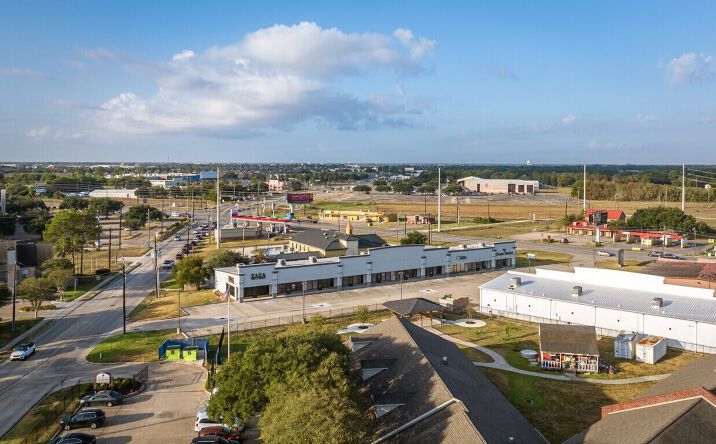 Pictures of Retail property located at 2201 Thompson Rd, Richmond, TX 77469 for lease - image #1