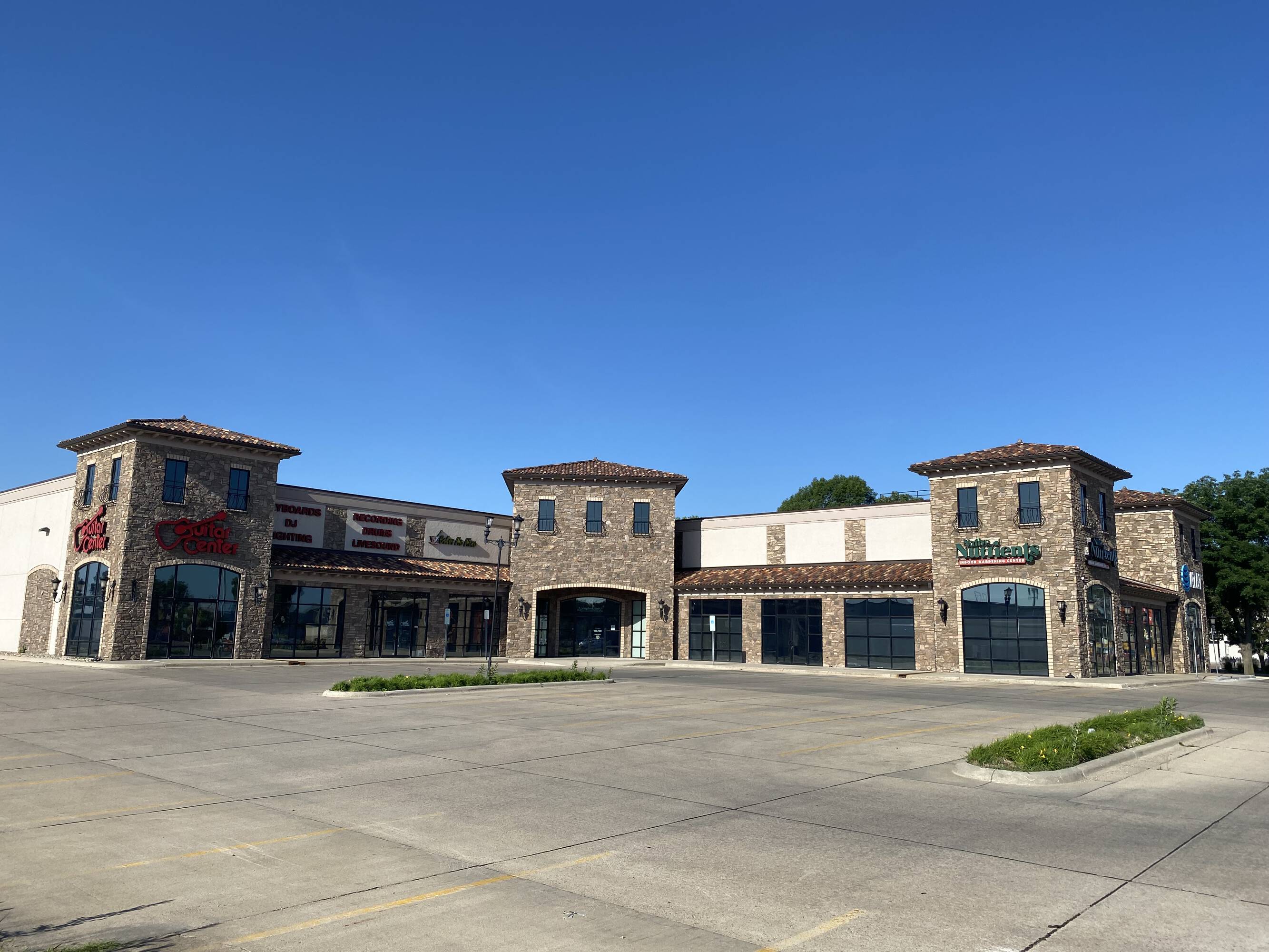 3709 W 41st St, Sioux Falls, SD 57106