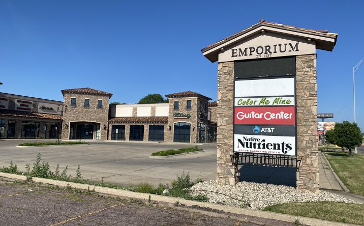 Pictures of Retail property located at 3709 W 41st St, Sioux Falls, SD 57106 for lease - image #1