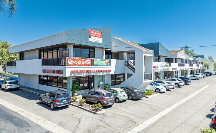 Pictures of Retail, Office property located at 21101 Victory Boulevard, Canoga Park, CA 91303 for lease - image #1
