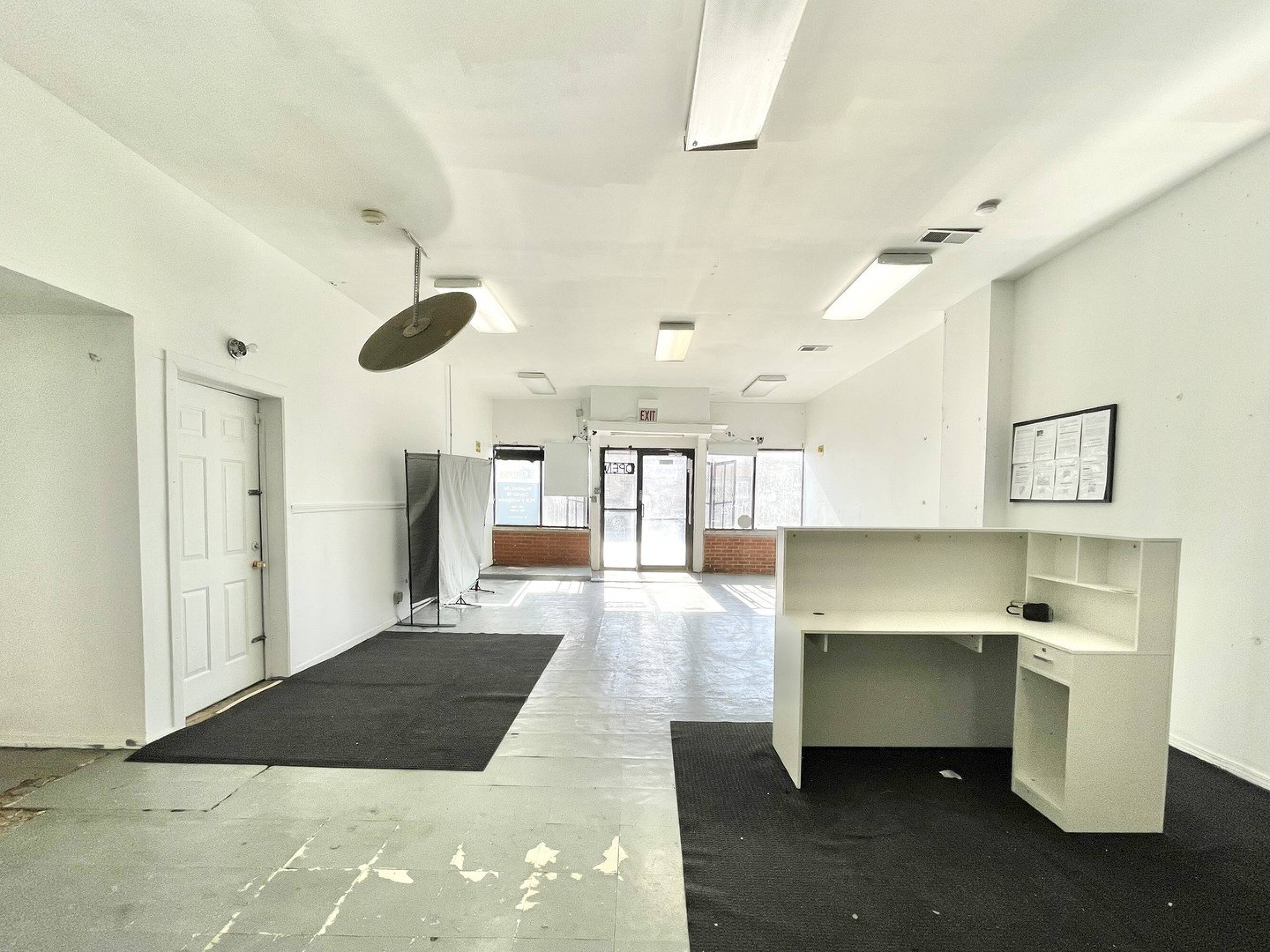 2620 W Cermak Rd, Chicago, IL 60608 Retail Space for Lease 2620 W