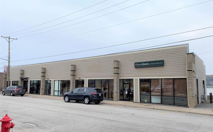 Pictures of Office, Retail property located at 215 N MAIN Street, Port Byron, IL 61275 for lease - image #1