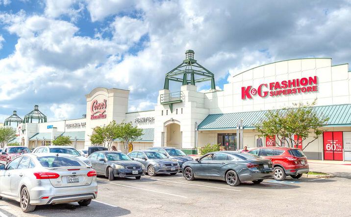 Pictures of Retail property located at 25 NE 410 Loop, San Antonio, TX 78216 for lease - image #1