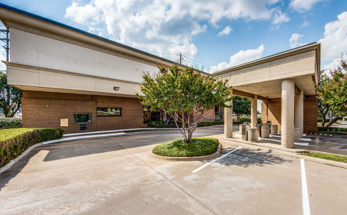Pictures of Office property located at 13333 Midway Rd, Farmers Branch, TX 75244 for lease - image #1