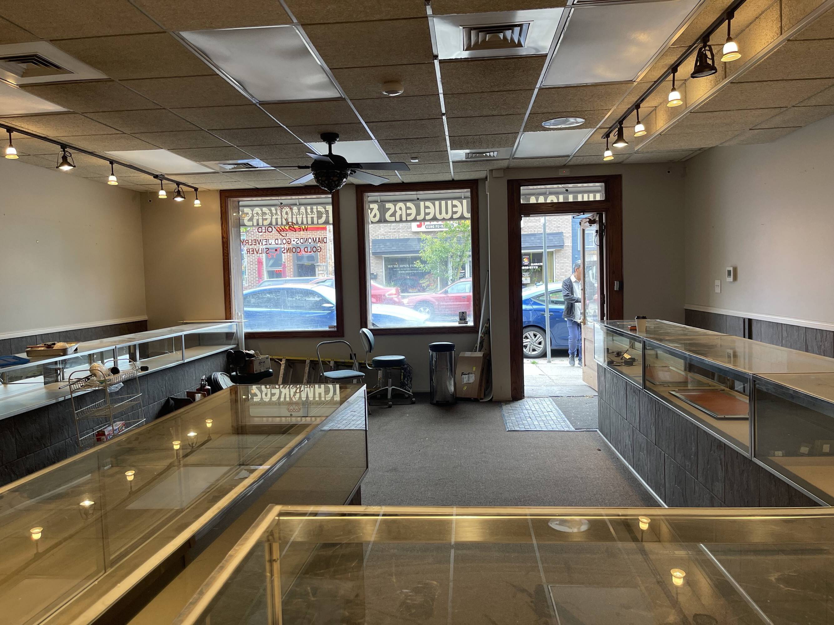 1112 S Braddock Ave, Pittsburgh, PA 15218