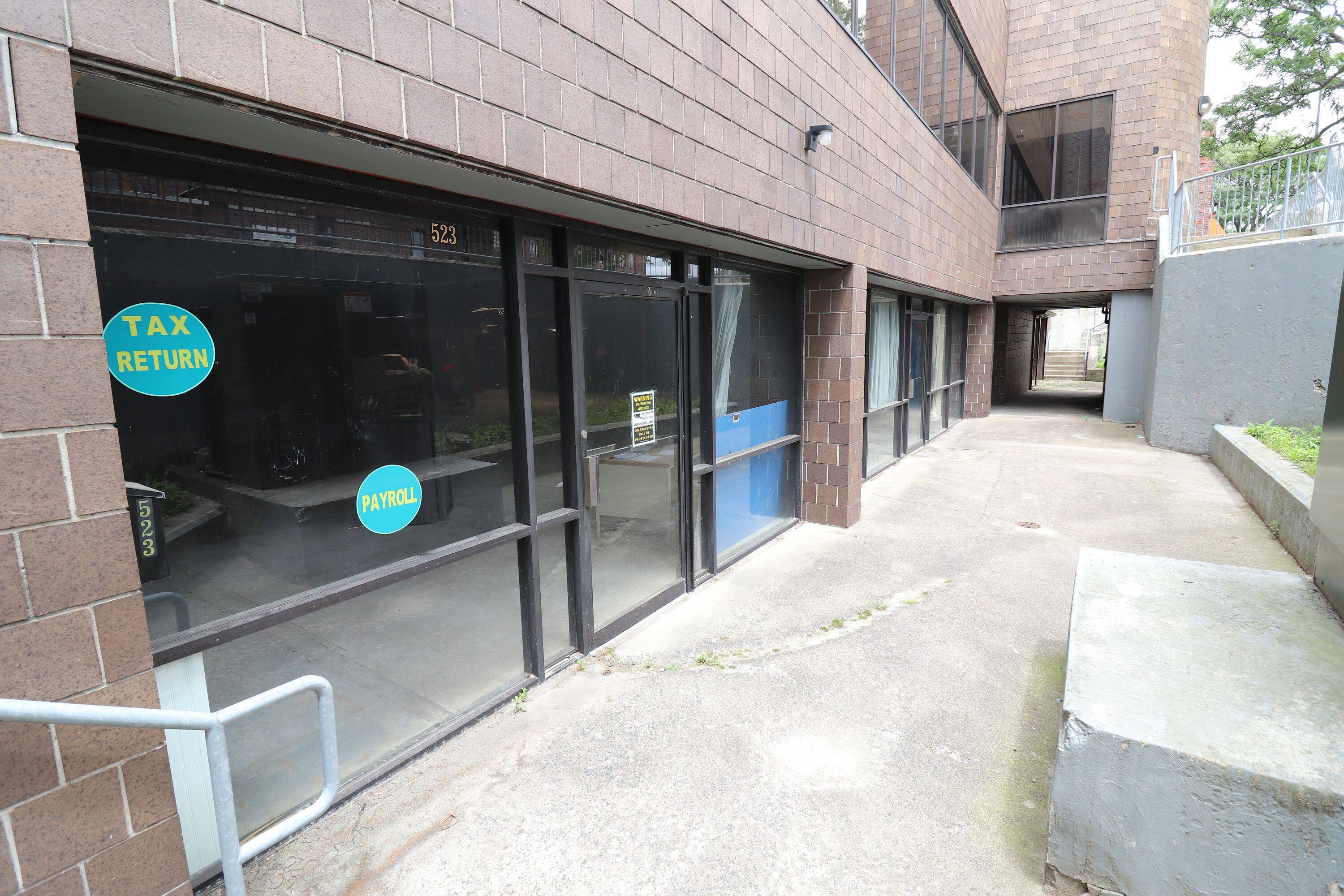 499 Essex St, Lawrence, MA 01840