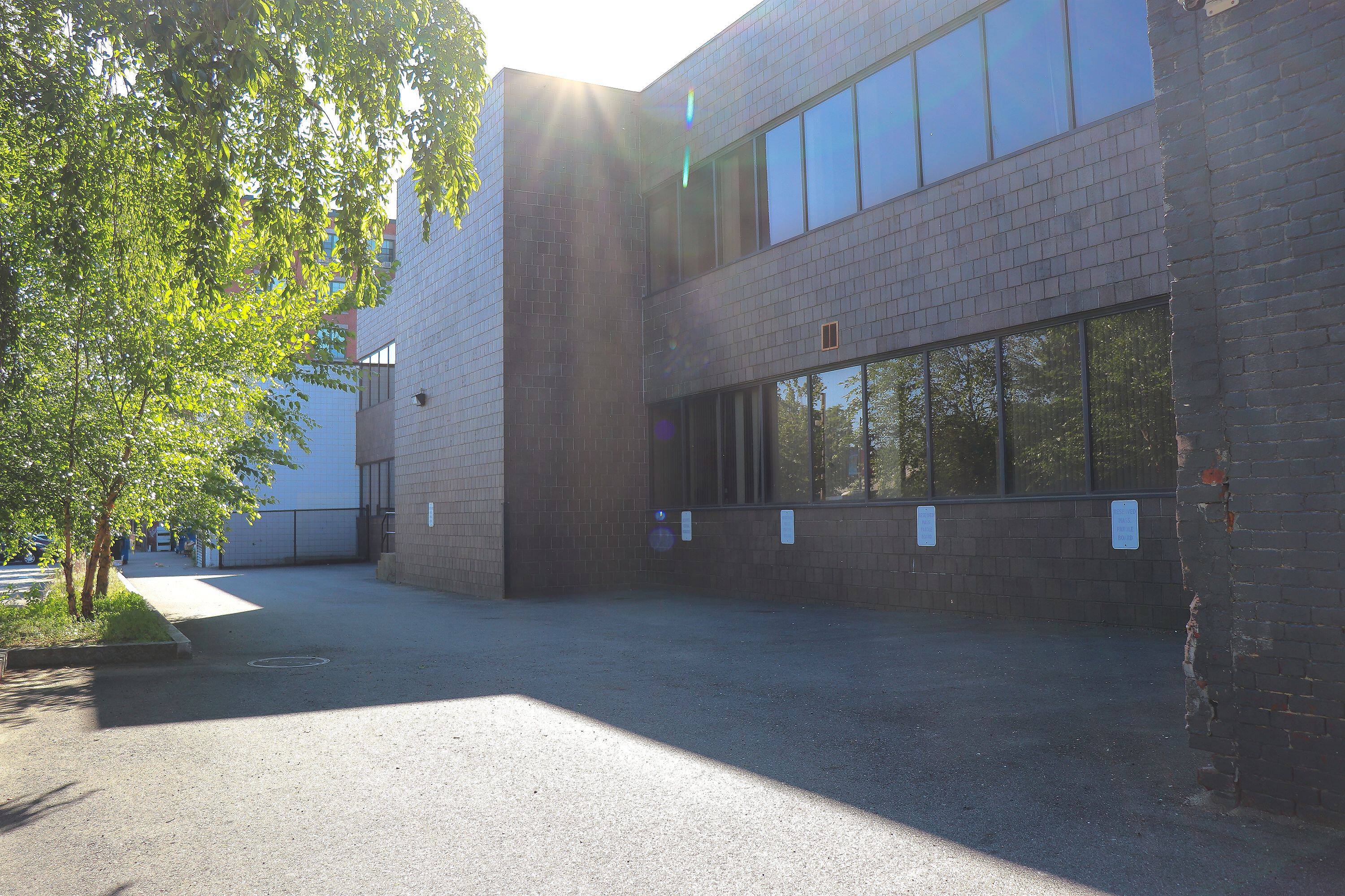 499 Essex St, Lawrence, MA 01840