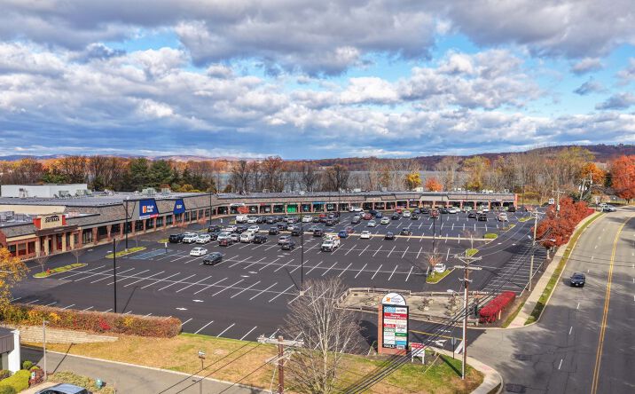 Pictures of Retail property located at 189-207 Berdan Avenue, Wayne, NJ 07470 for lease - image #1