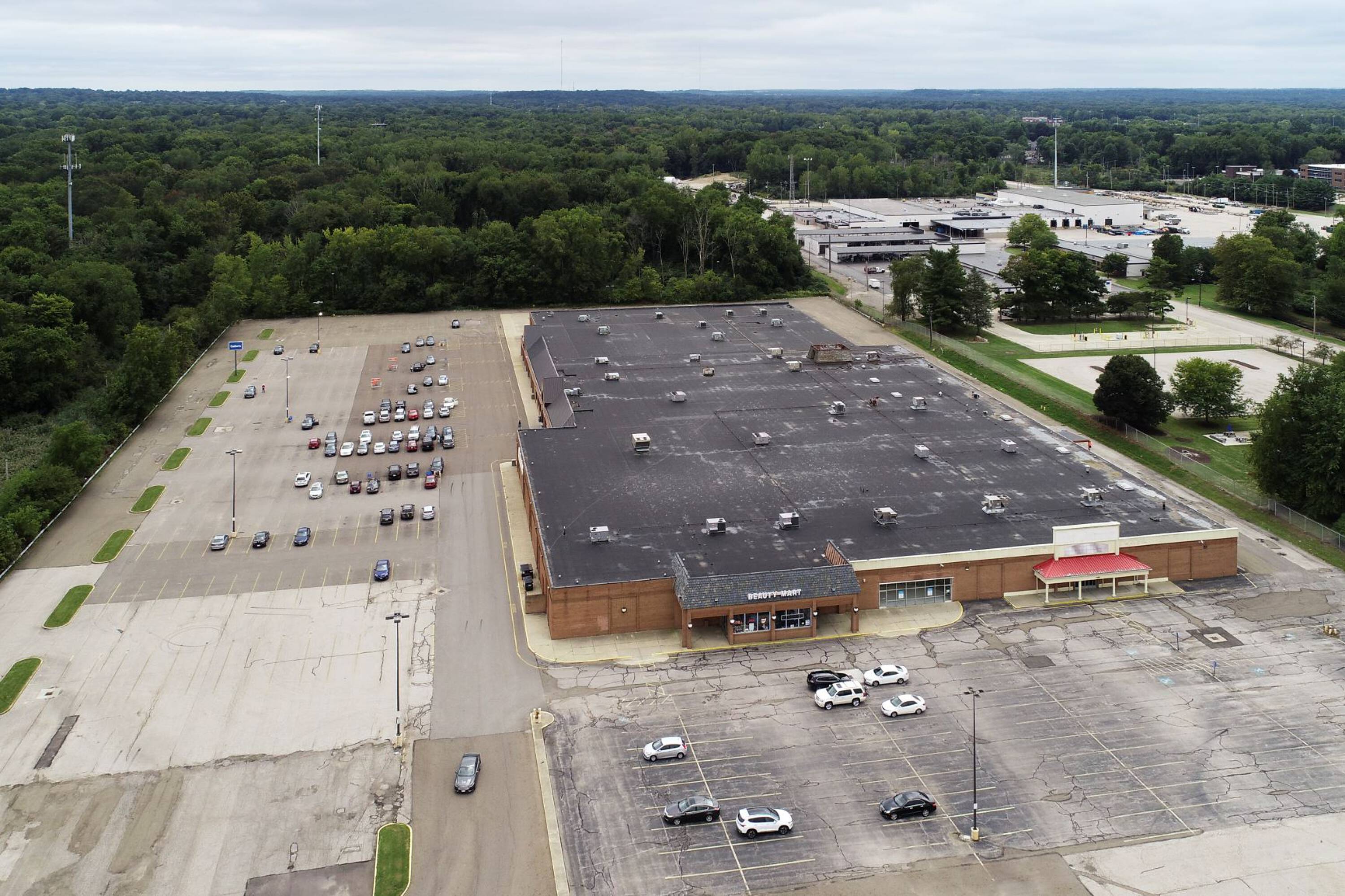 1890 W Market St, Akron, OH 44313