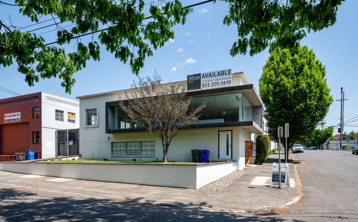 Pictures of Office property located at 911-915 NE Davis St, Portland, OR 97232 for lease - image #1